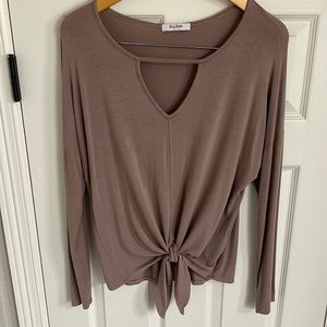 Jenny Boston key hole long sleeve top